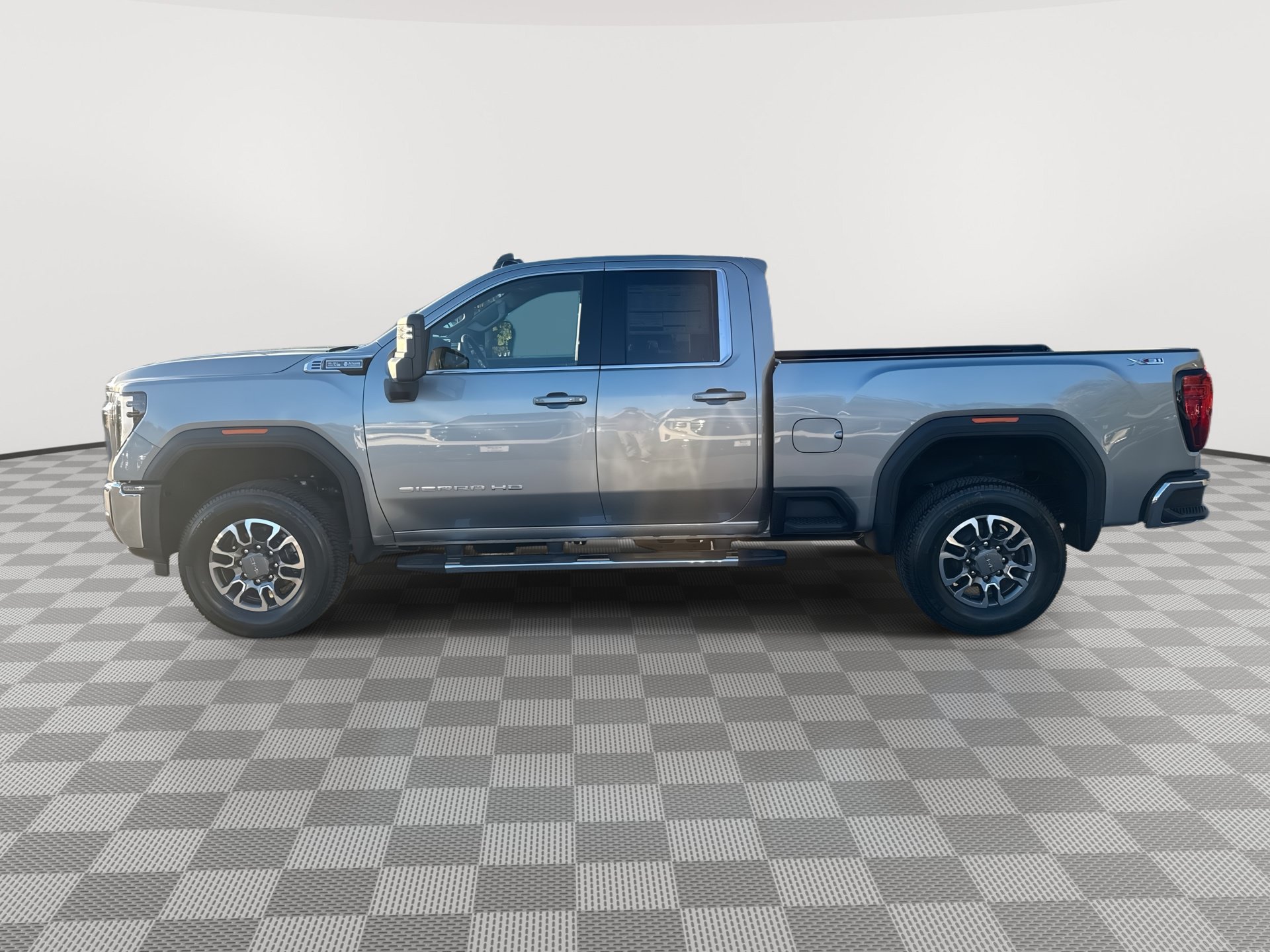 New 2026 GMC Sierra 2500 SLE w/ SLE Value Package; AWD/4WD image 5