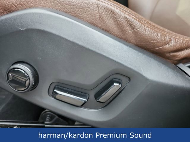 Used 2019 Volvo XC60 T6 Momentum w/ Multimedia Package image 22