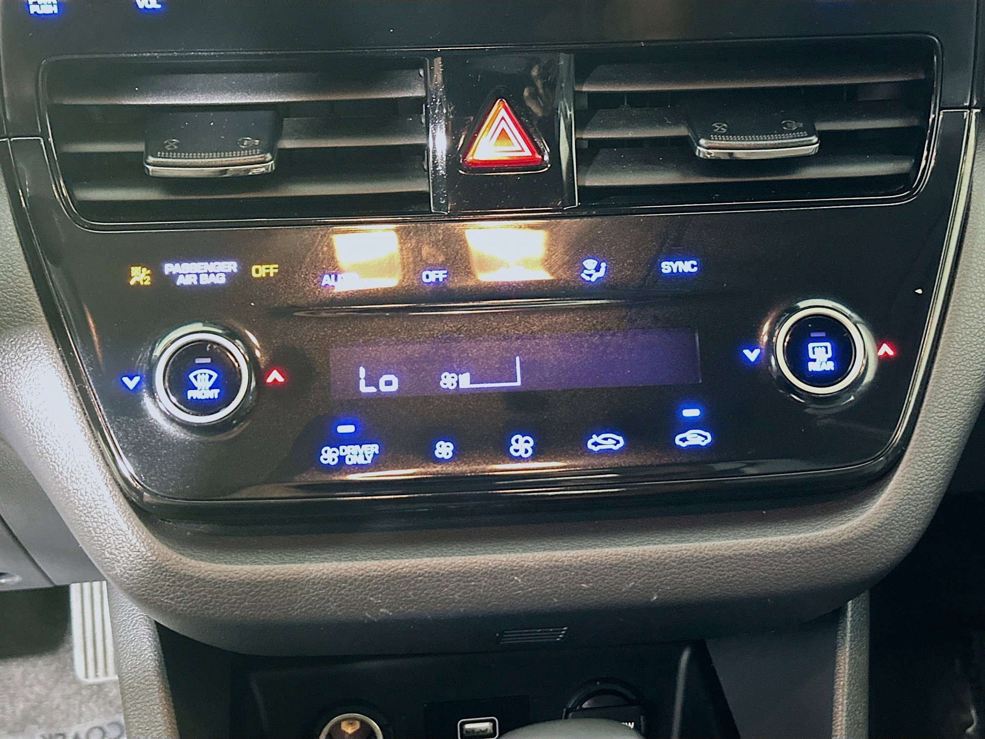 Used 2022 Hyundai Ioniq SE image 23