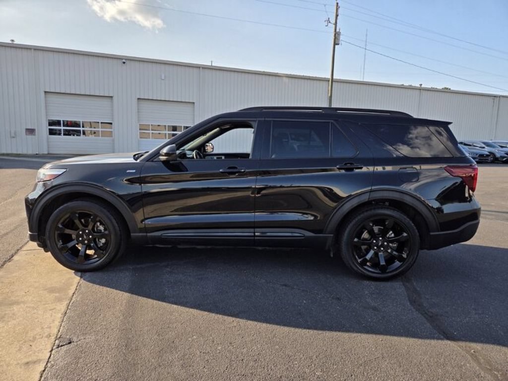 Used 2023 Ford Explorer ST-Line w/ Class IV Trailer Tow Package RWD image 4