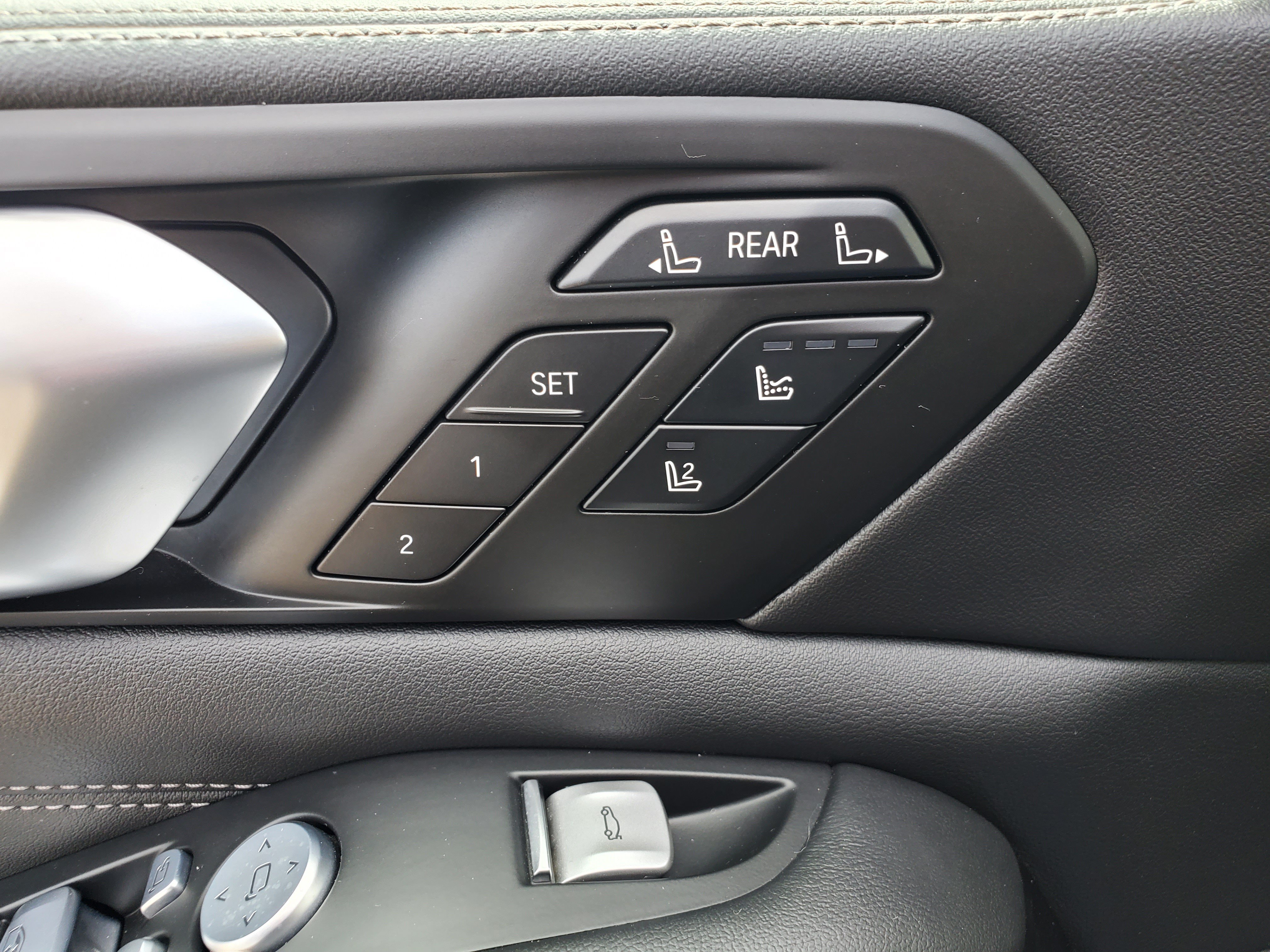 Certified 2025 BMW X7 M60i AWD/4WD image 27