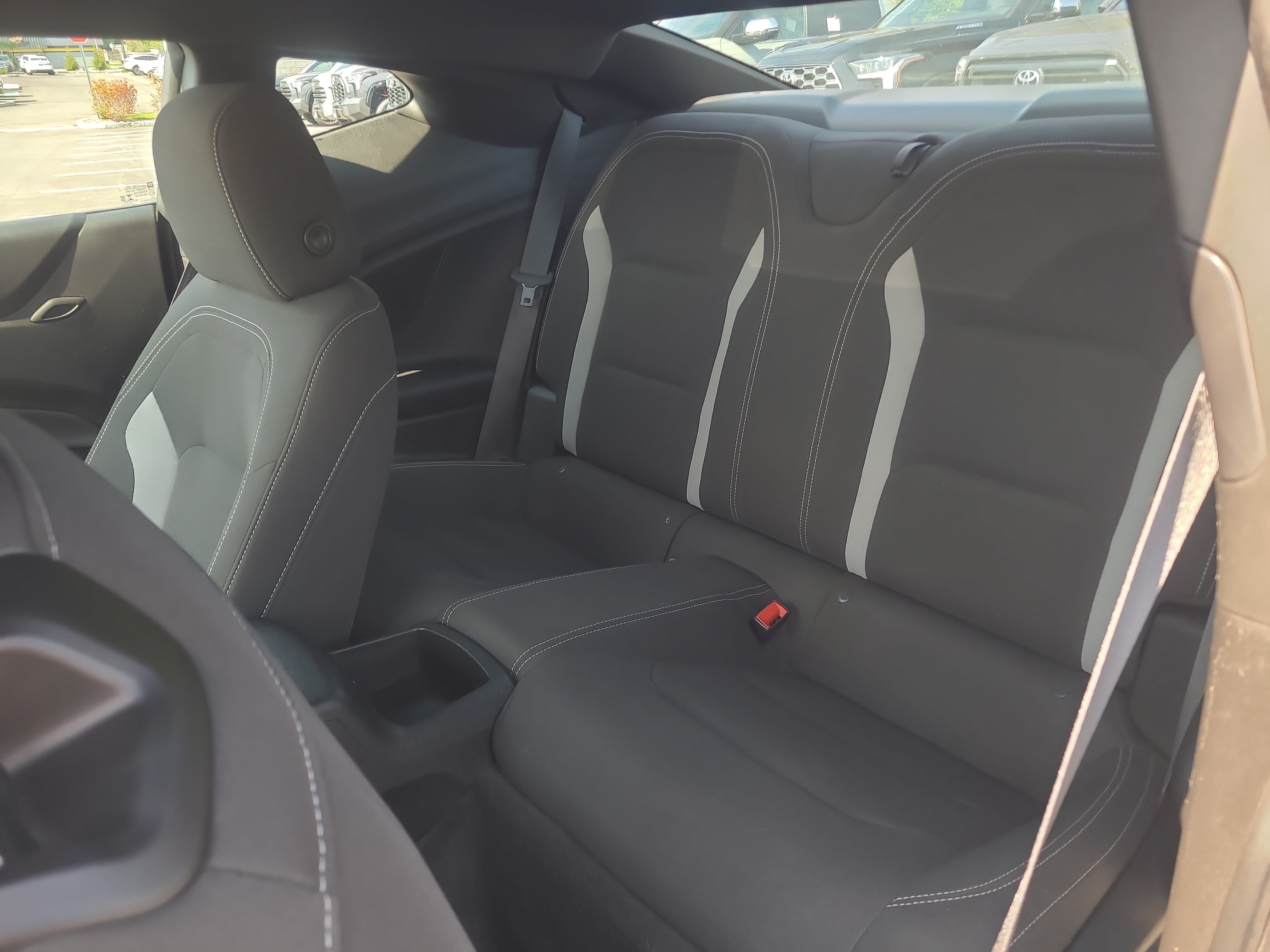Used 2020 Chevrolet Camaro LT RWD image 27