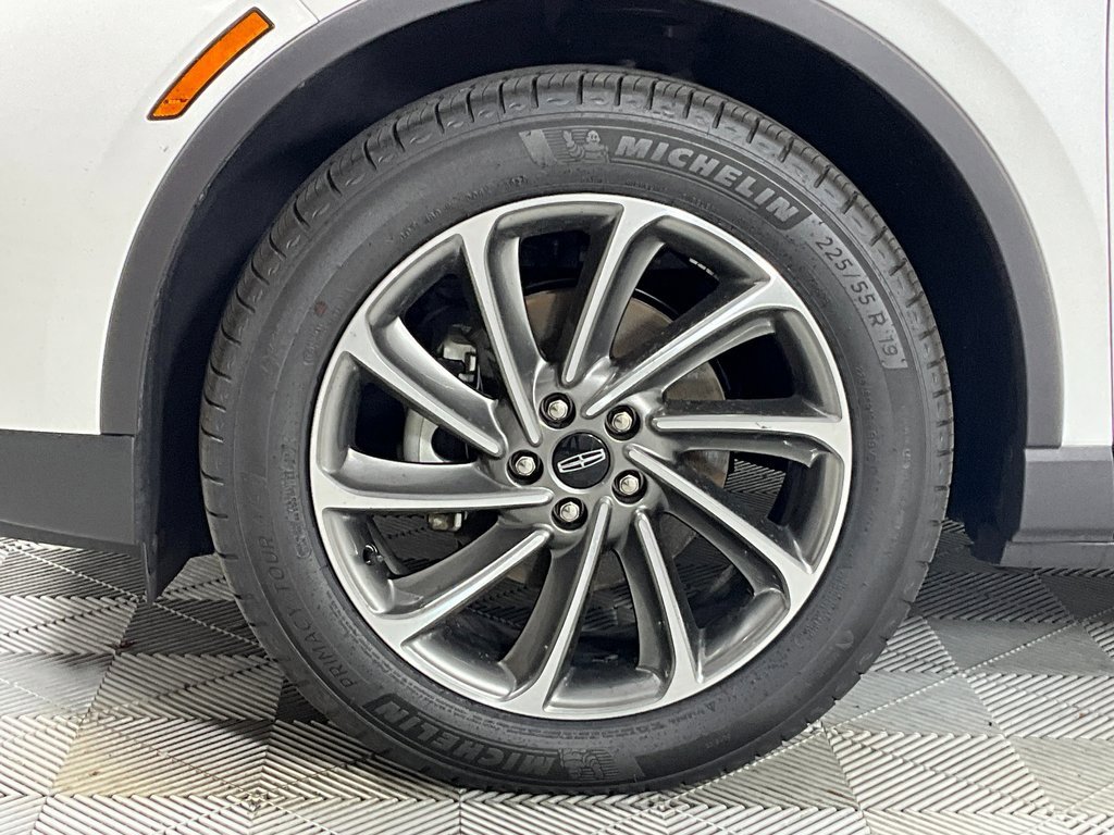 Used 2025 Lincoln Corsair FWD w/ Equipment Group 101A image 29