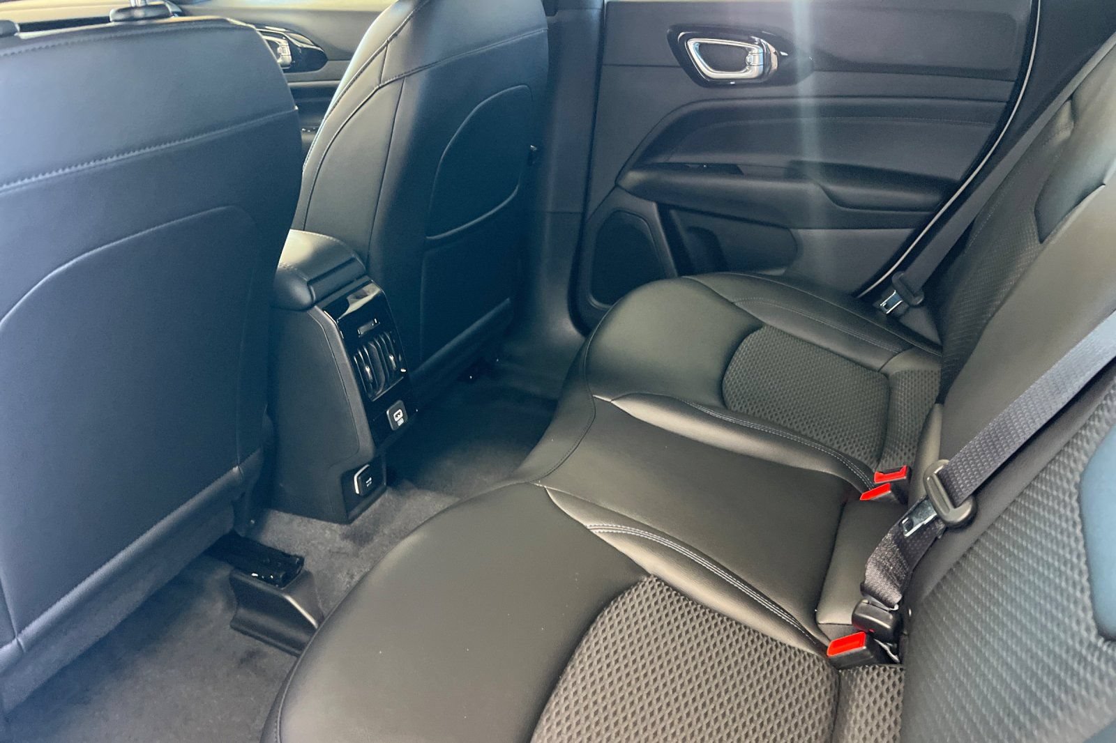 New 2026 Jeep Compass Latitude AWD/4WD image 11