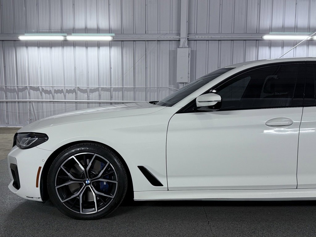 Used 2021 BMW M550i xDrive w/ Premium Package image 16