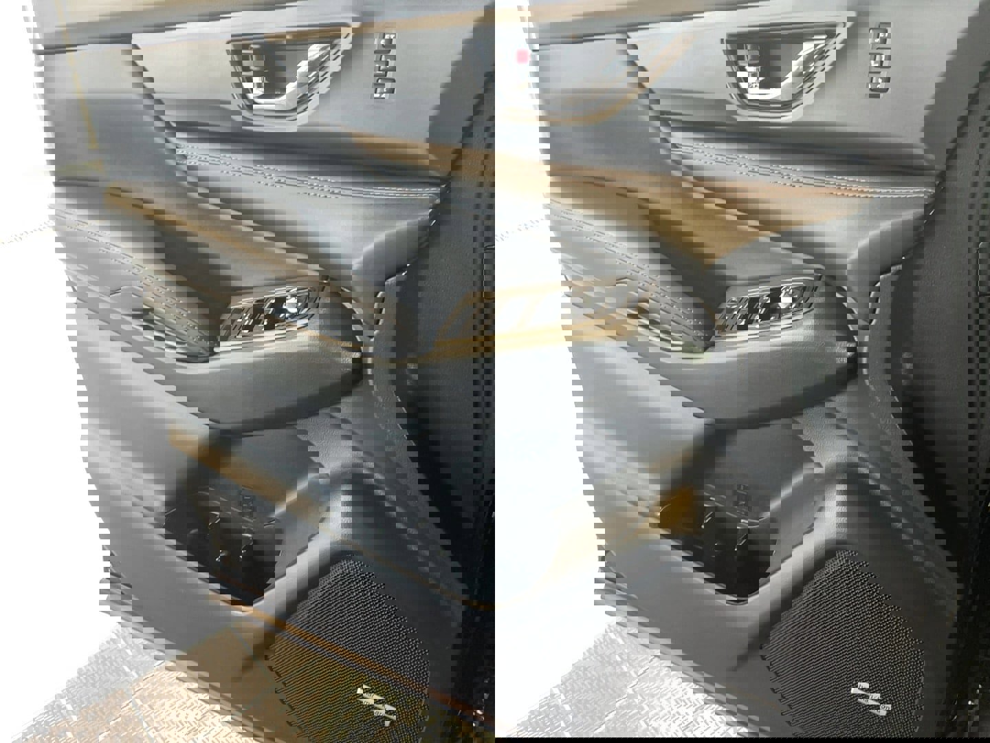 Used 2025 Subaru Ascent Bronze Edition image 13