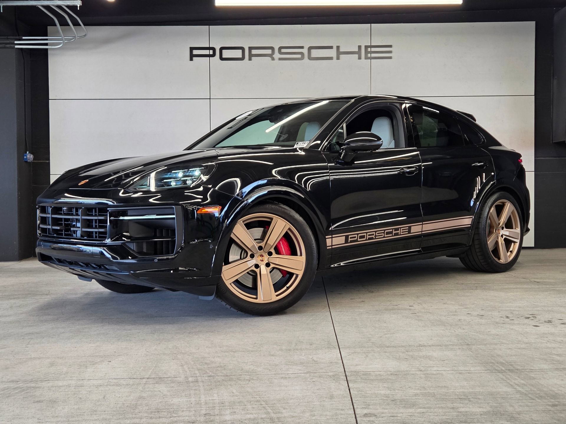 Certified 2025 Porsche Cayenne GTS AWD/4WD image 1