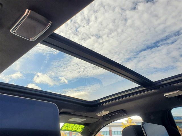 Used 2023 Cadillac Escalade Premium Luxury Platinum image 31