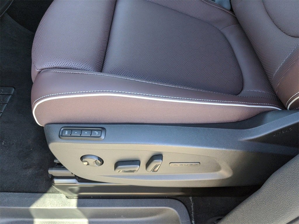 New 2025 Volkswagen ID. Buzz Pro S image 29