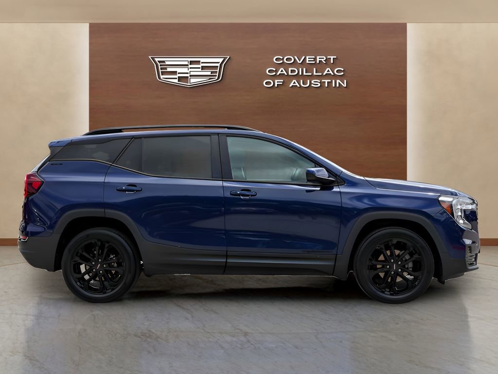 Used 2022 GMC Terrain SLE w/ Driver Convenience Package FWD image 5