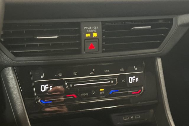 Certified 2025 Volkswagen Jetta Sport image 24