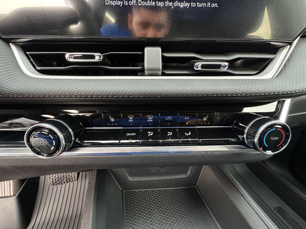 New 2027 Chevrolet Equinox LT w/ Safety and Technology Package FWD image 17