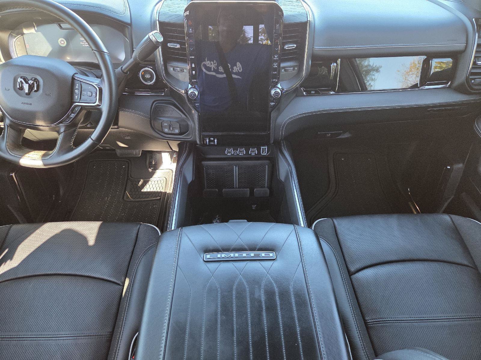 Used 2025 RAM 2500 Limited AWD/4WD image 10