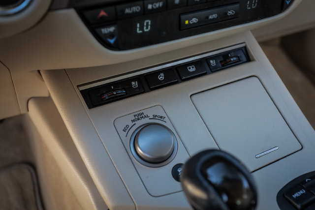 Used 2015 Lexus ES 350 w/ Luxury Package FWD image 30