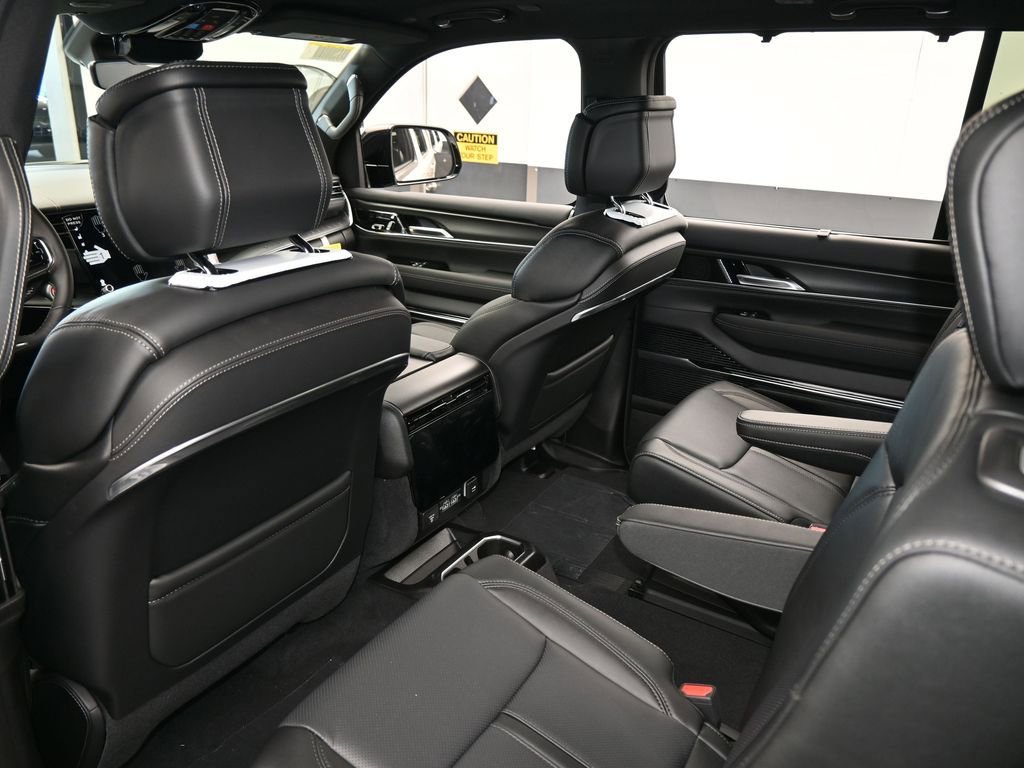 New 2026 Jeep Grand Wagoneer L Summit image 32