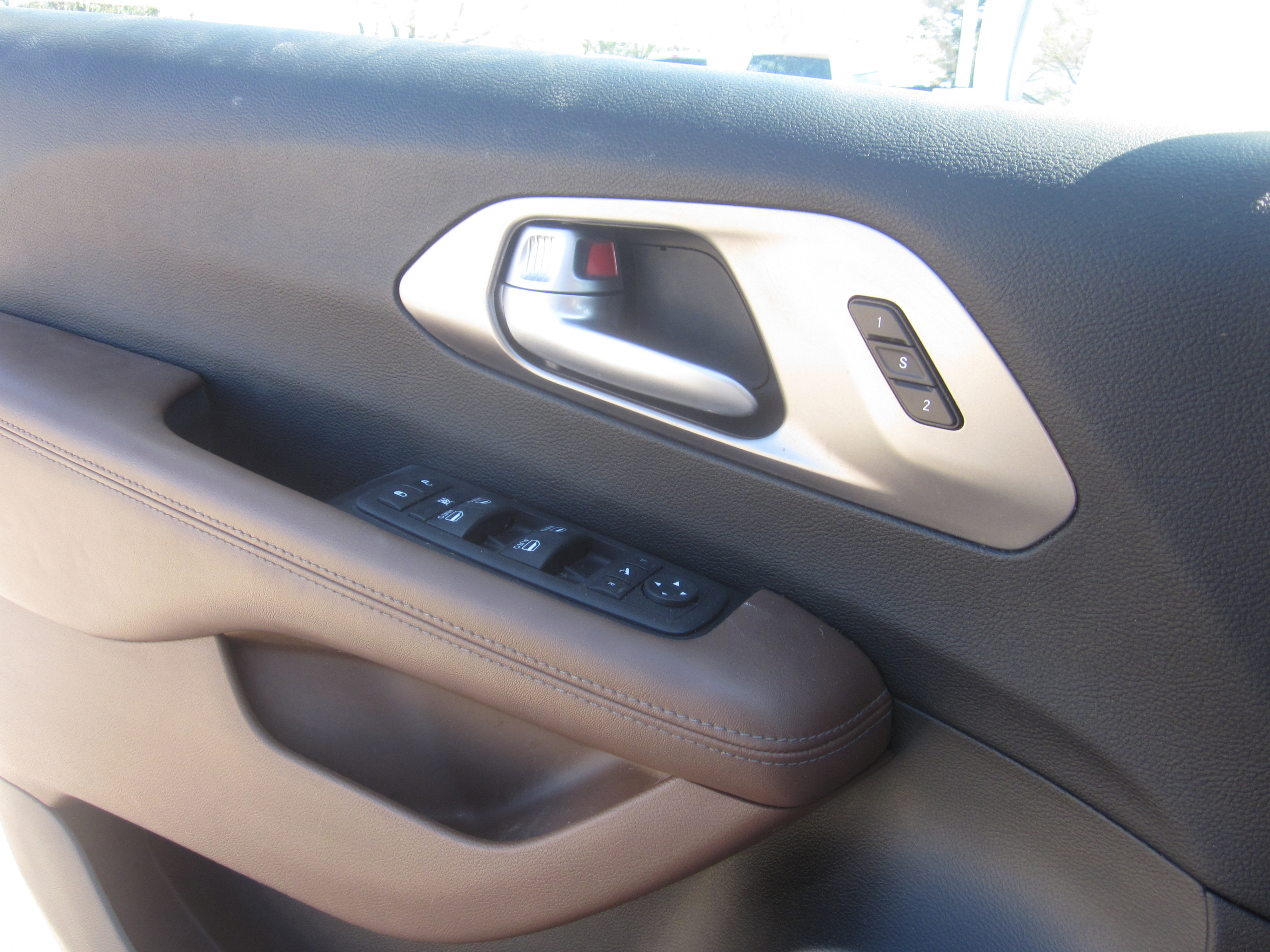 Used 2018 Chrysler Pacifica Limited image 18
