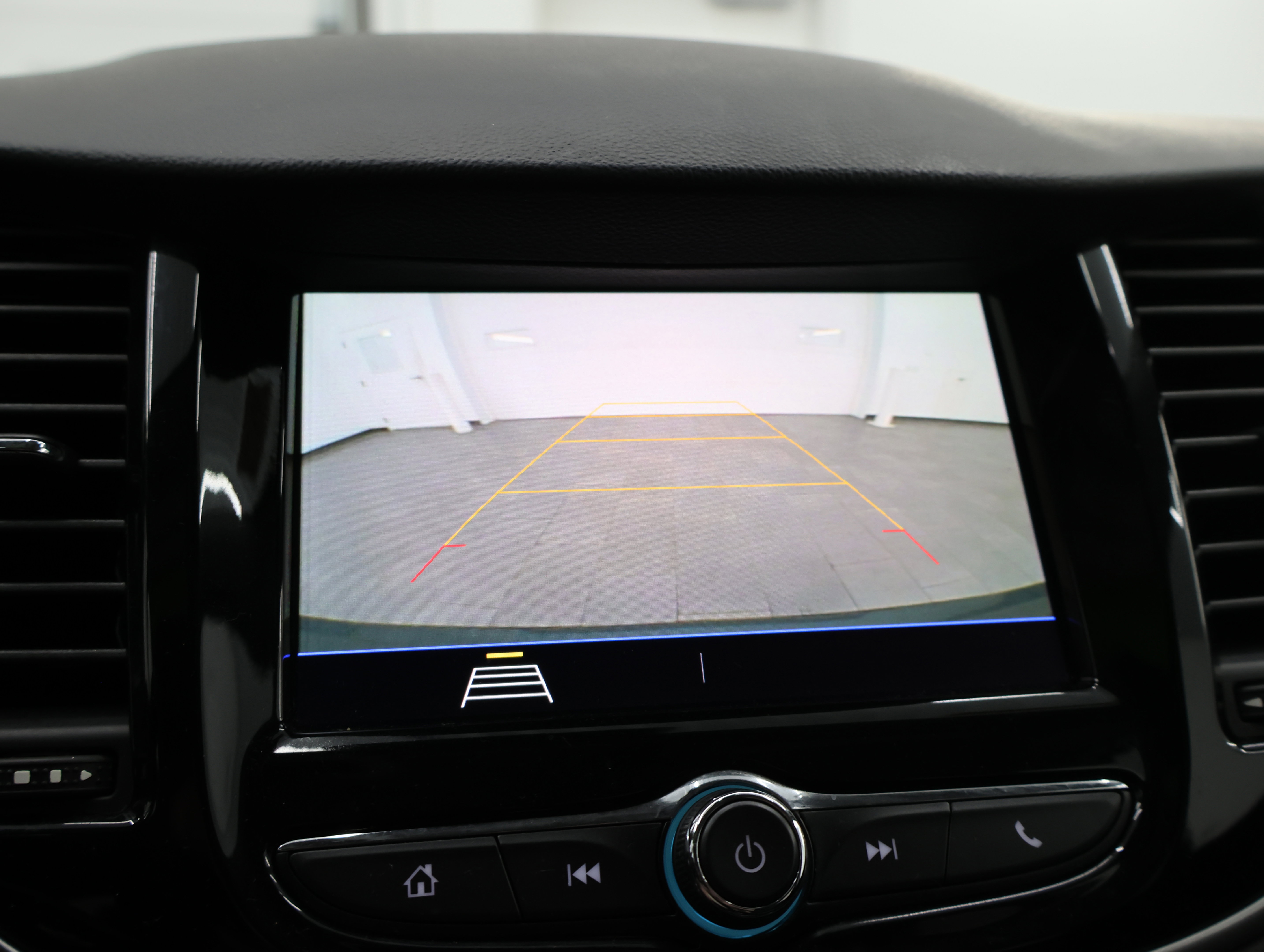 Used 2021 Chevrolet Trax LS w/ Tint and Cruise Package FWD image 14