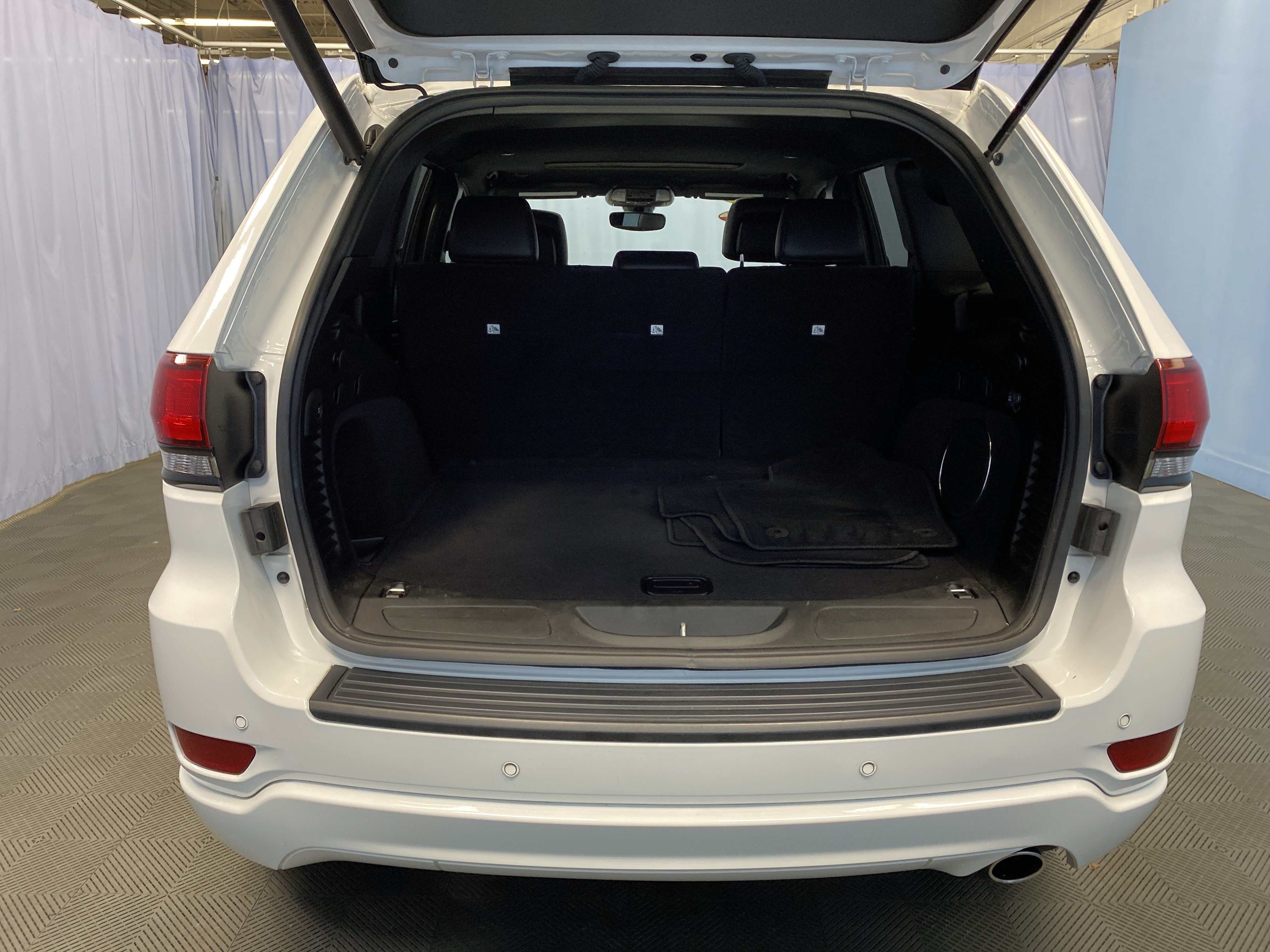 Certified 2020 Jeep Grand Cherokee Altitude image 35