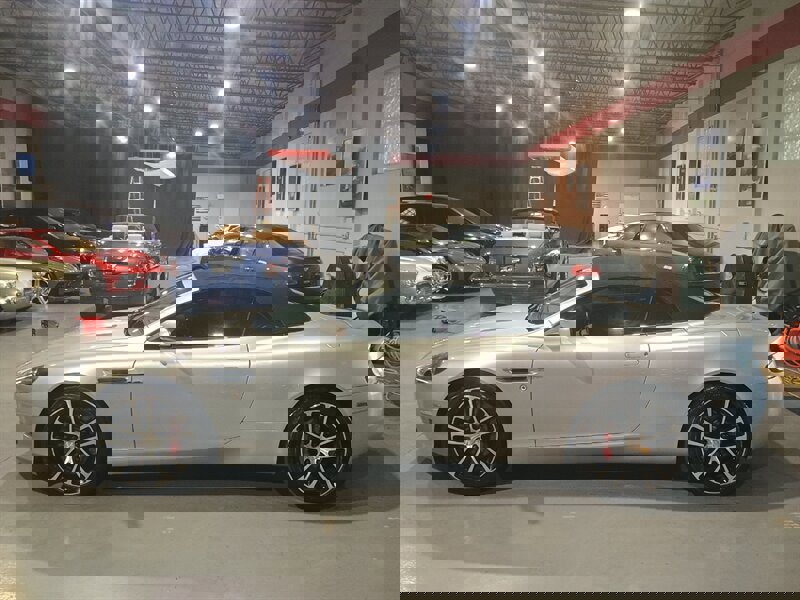 Used 2009 Aston Martin DB9 Volante image 4