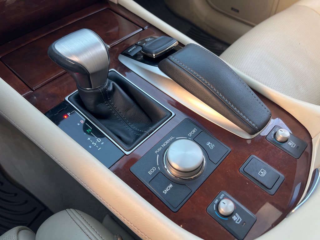 Used 2015 Lexus LS 460 image 25