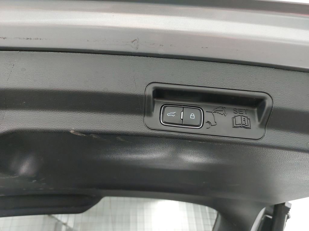 Used 2022 Ford Explorer Limited image 15