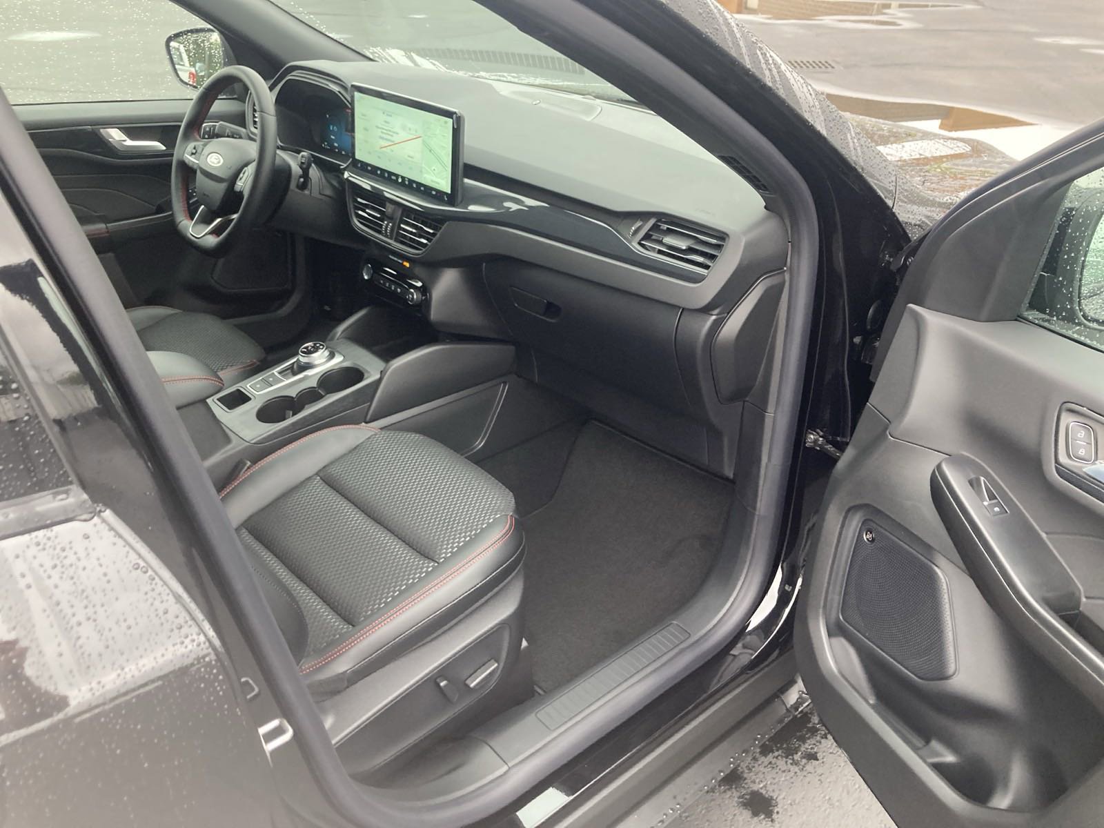 New 2024 Ford Escape ST-Line Select w/ Tech Pack #2 image 29