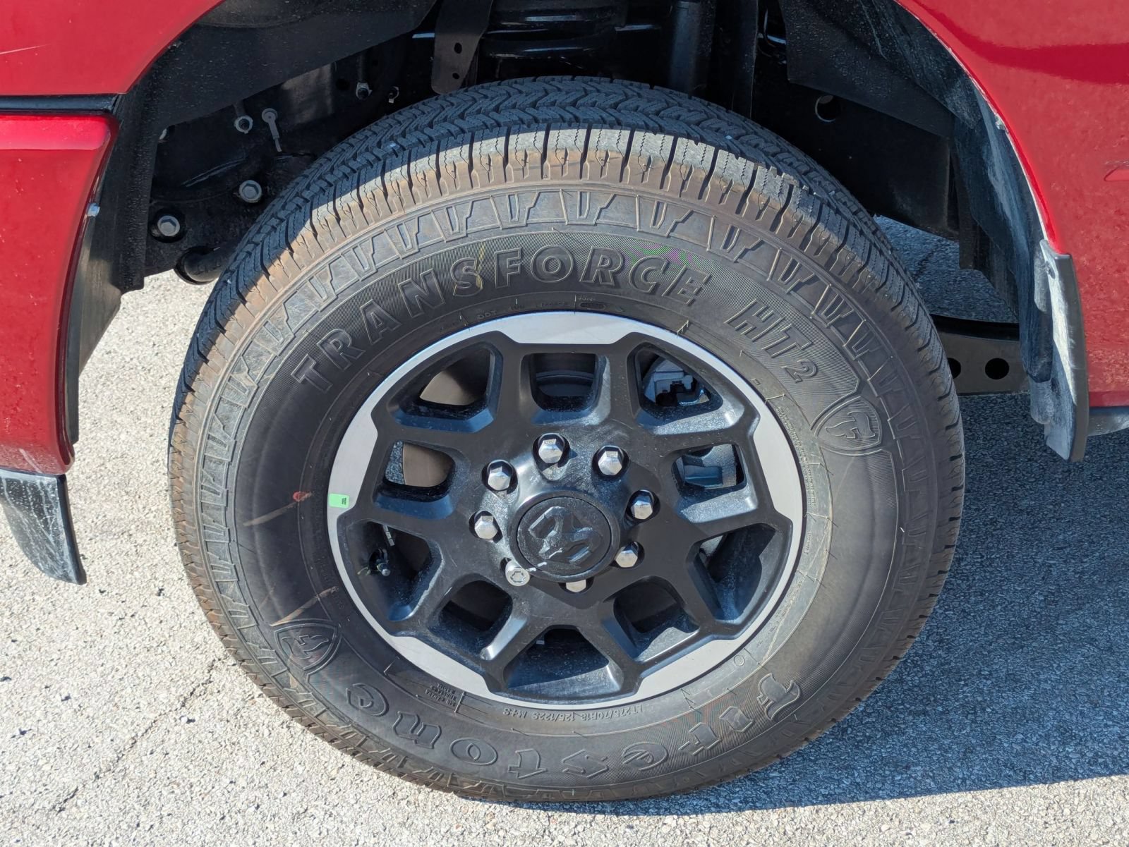 New 2026 RAM 2500 Laramie AWD/4WD image 18