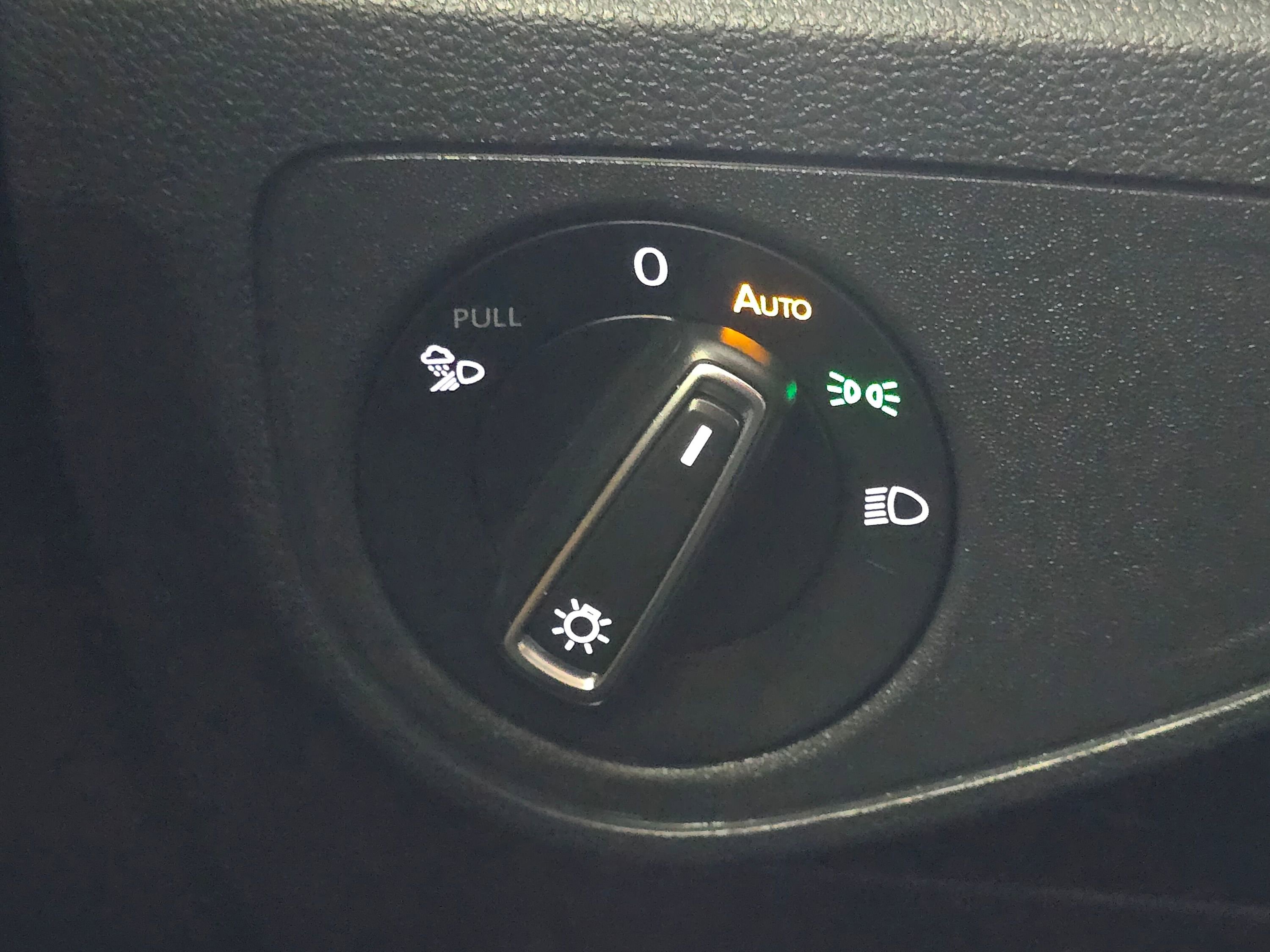 Used 2020 Volkswagen Atlas Cross Sport SEL image 39