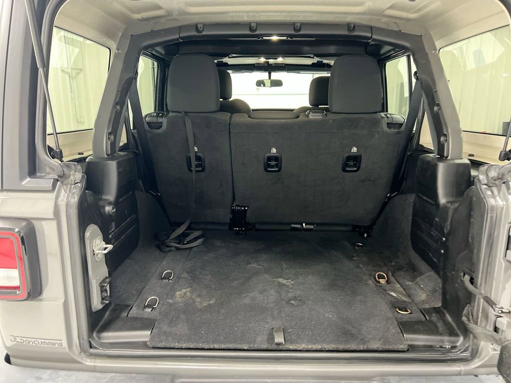 Used 2020 Jeep Wrangler Unlimited Willys image 23