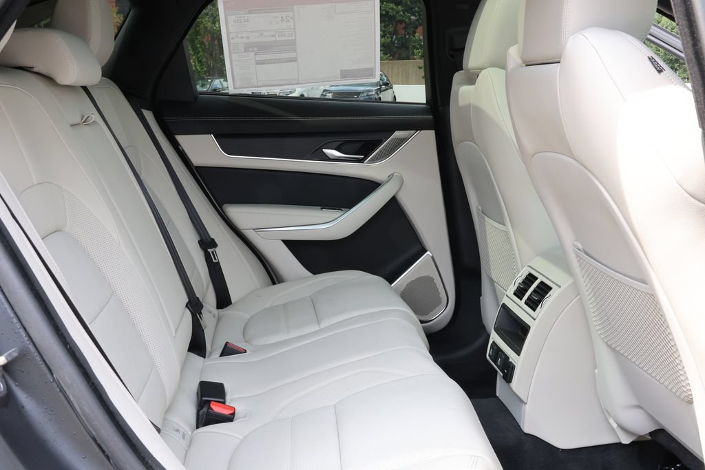 Used 2026 Jaguar F-PACE R-Dynamic S AWD/4WD image 30