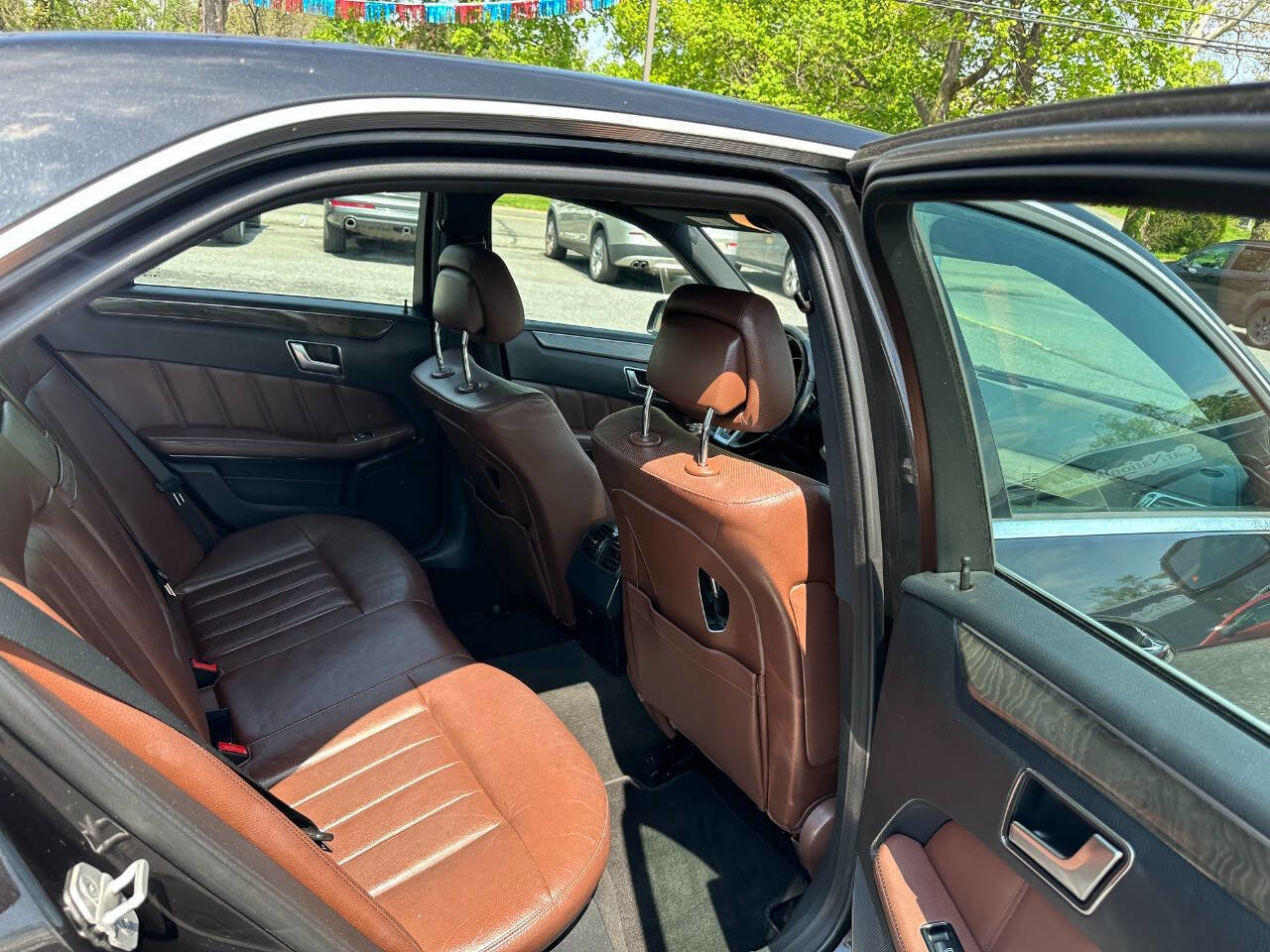 Used 2014 Mercedes-Benz E 550 4MATIC Sedan image 34