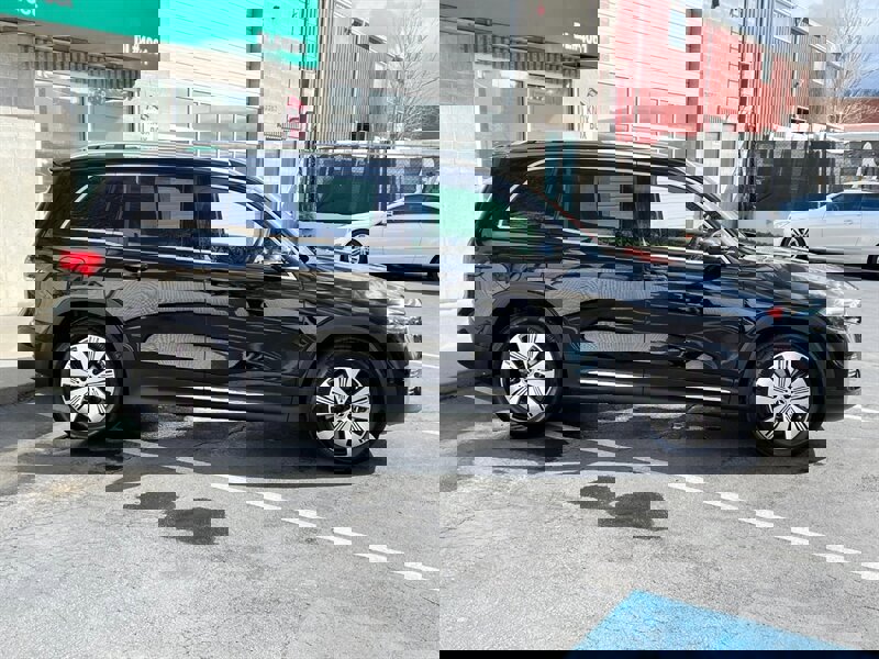 Used 2023 Mercedes-Benz EQB 300 4MATIC image 8