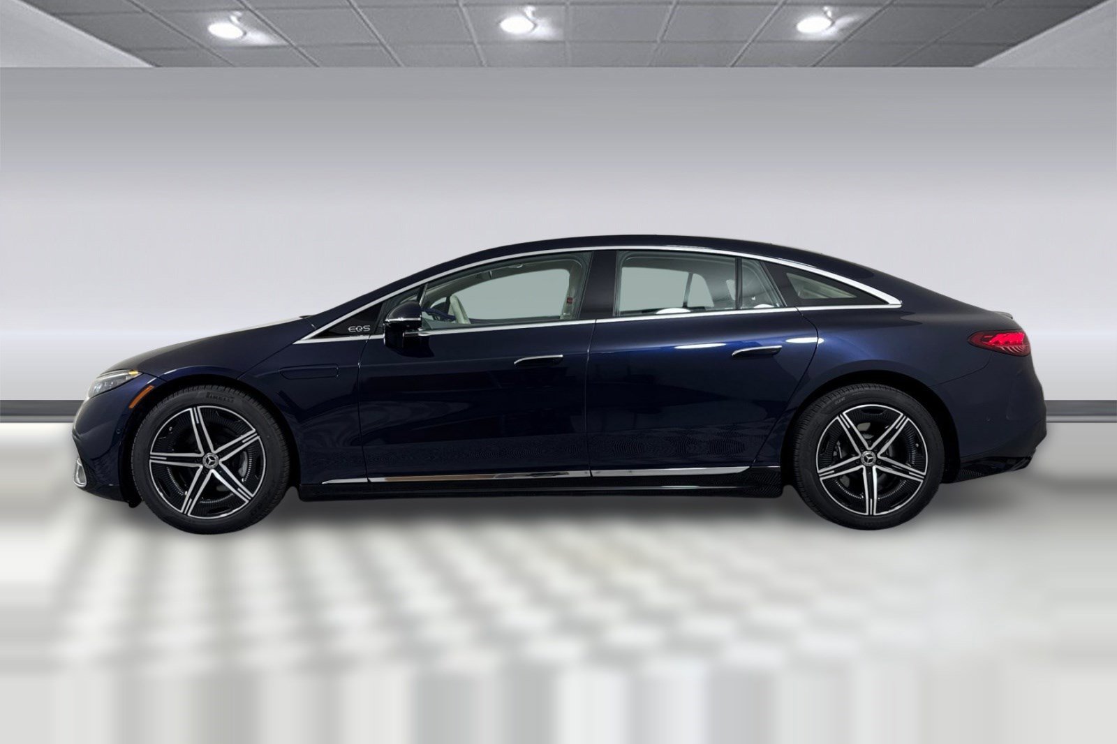 Certified 2023 Mercedes-Benz EQS 580 4MATIC Sedan image 2