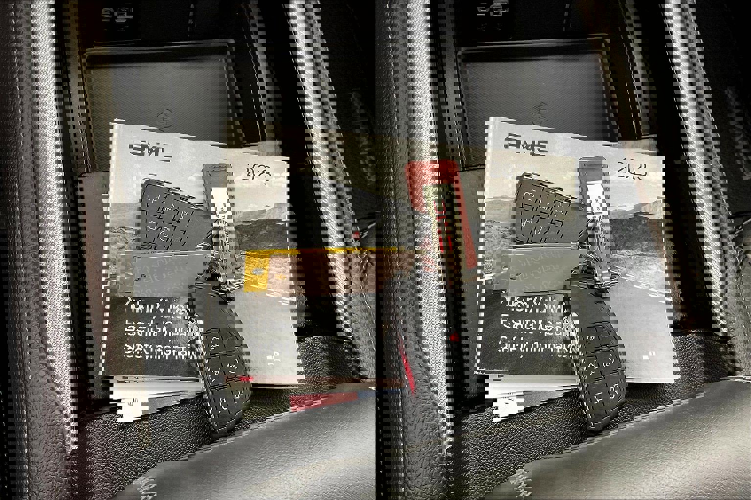 Used 2023 GMC Yukon Denali w/ Denali Reserve Package image 11