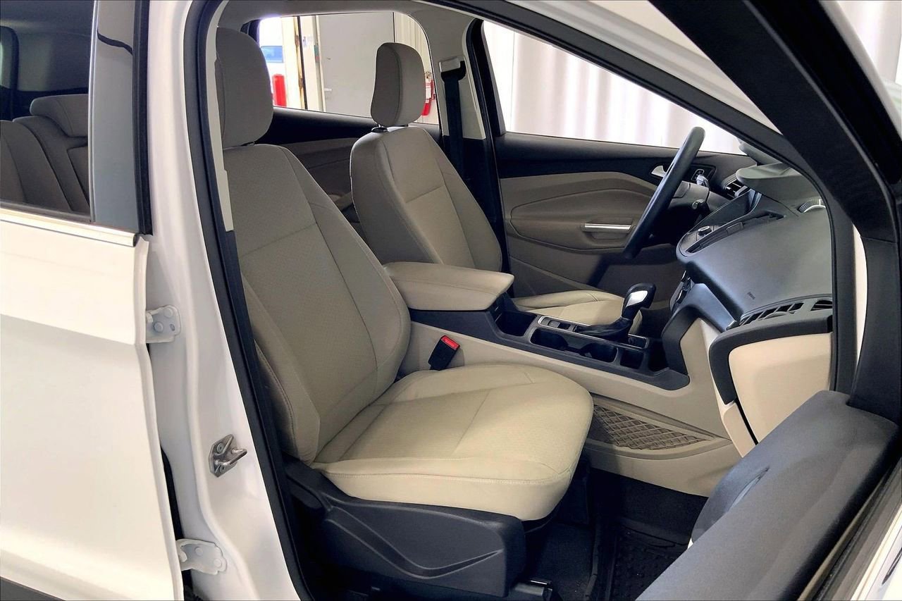 Used 2019 Ford Escape SE image 16