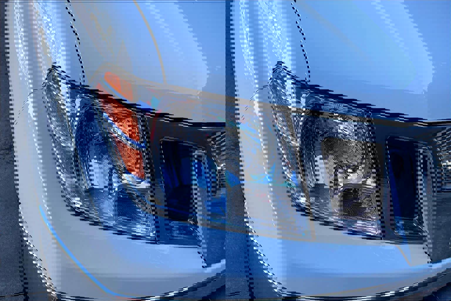 Used 2014 Nissan Frontier SL image 26