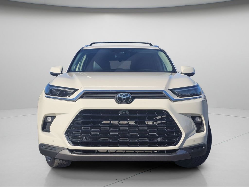 Used 2024 Toyota Grand Highlander Platinum image 3