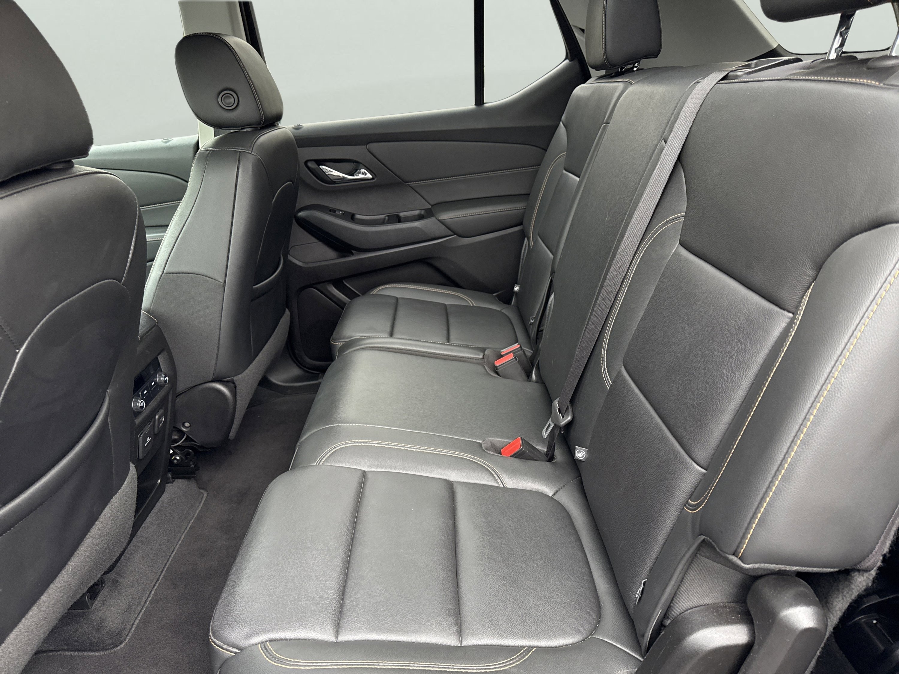 Used 2019 Chevrolet Traverse LT w/ LT Premium Package image 9