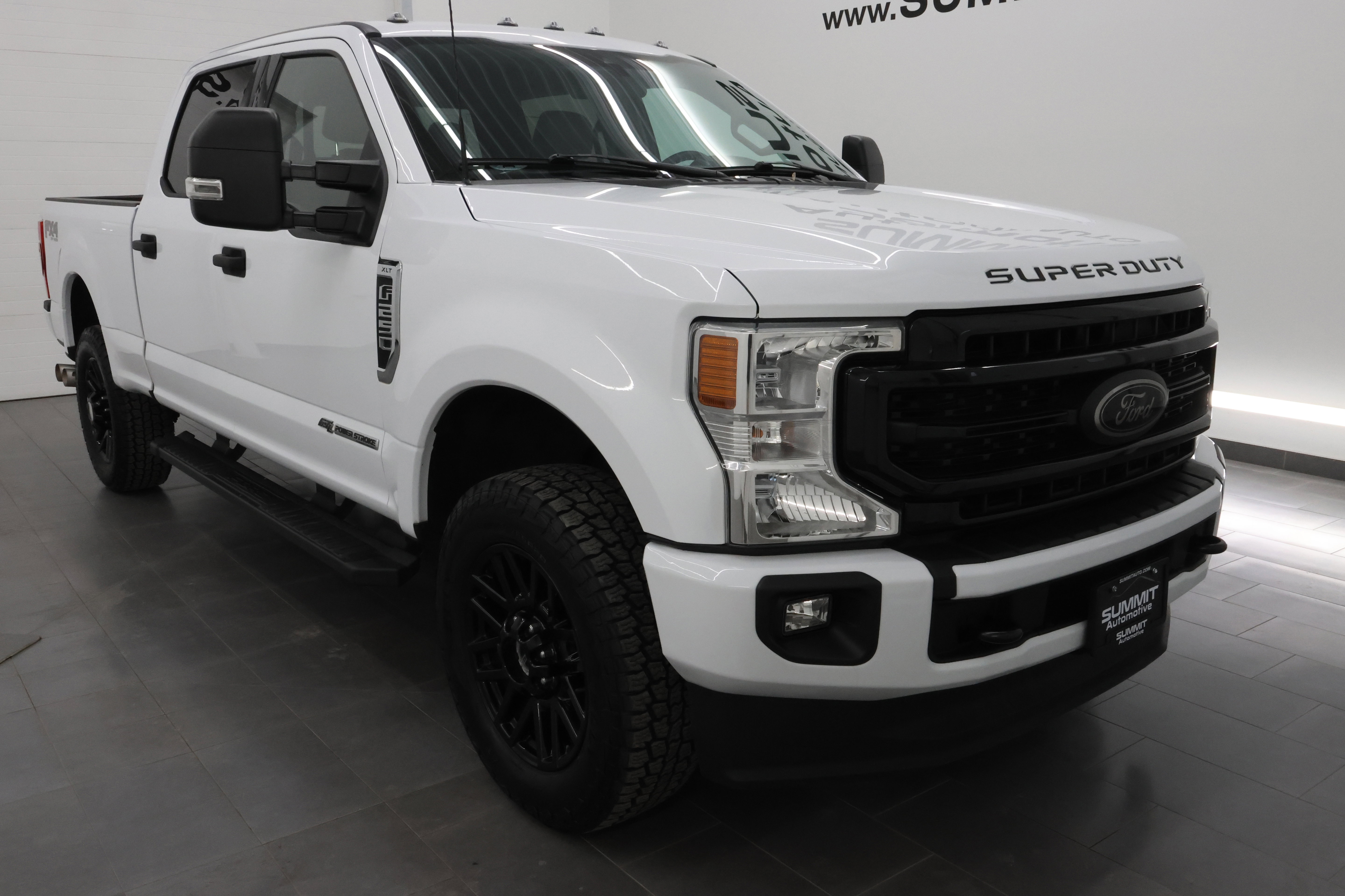 Used 2022 Ford F250 XLT w/ Black Appearance Package image 2