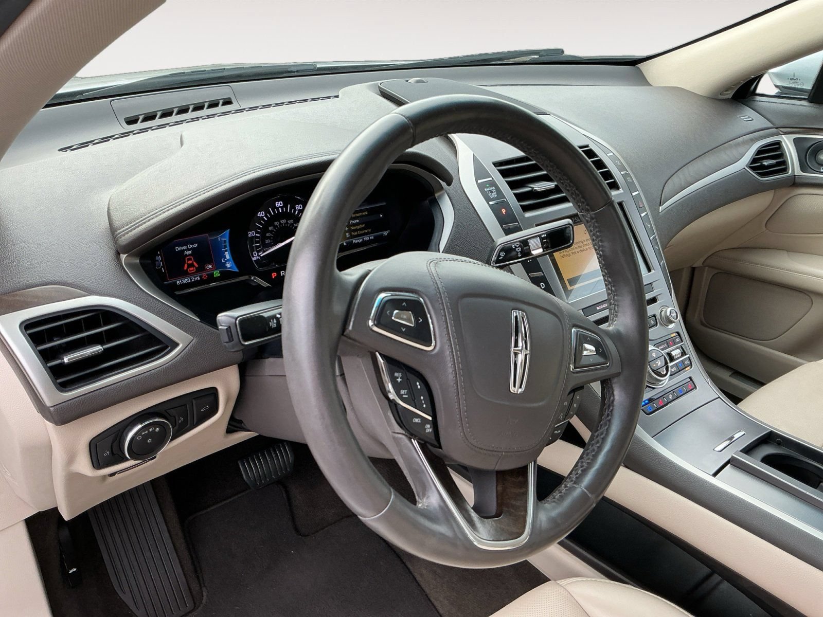 Used 2019 Lincoln MKZ Reserve FWD image 10