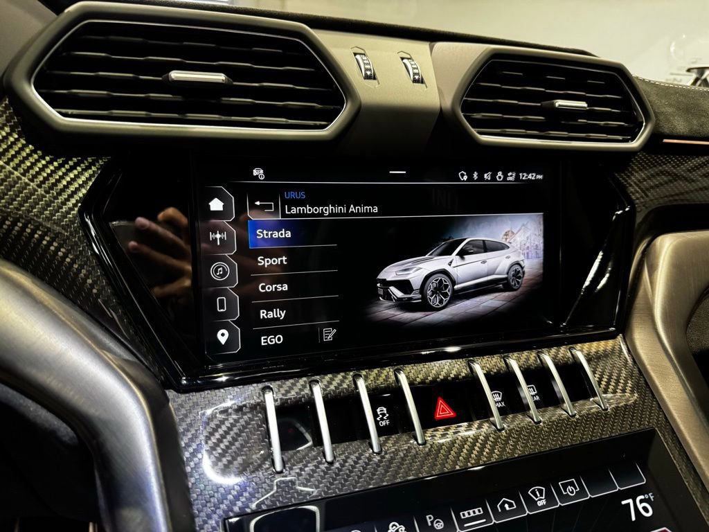 Used 2024 Lamborghini Urus Performante image 47