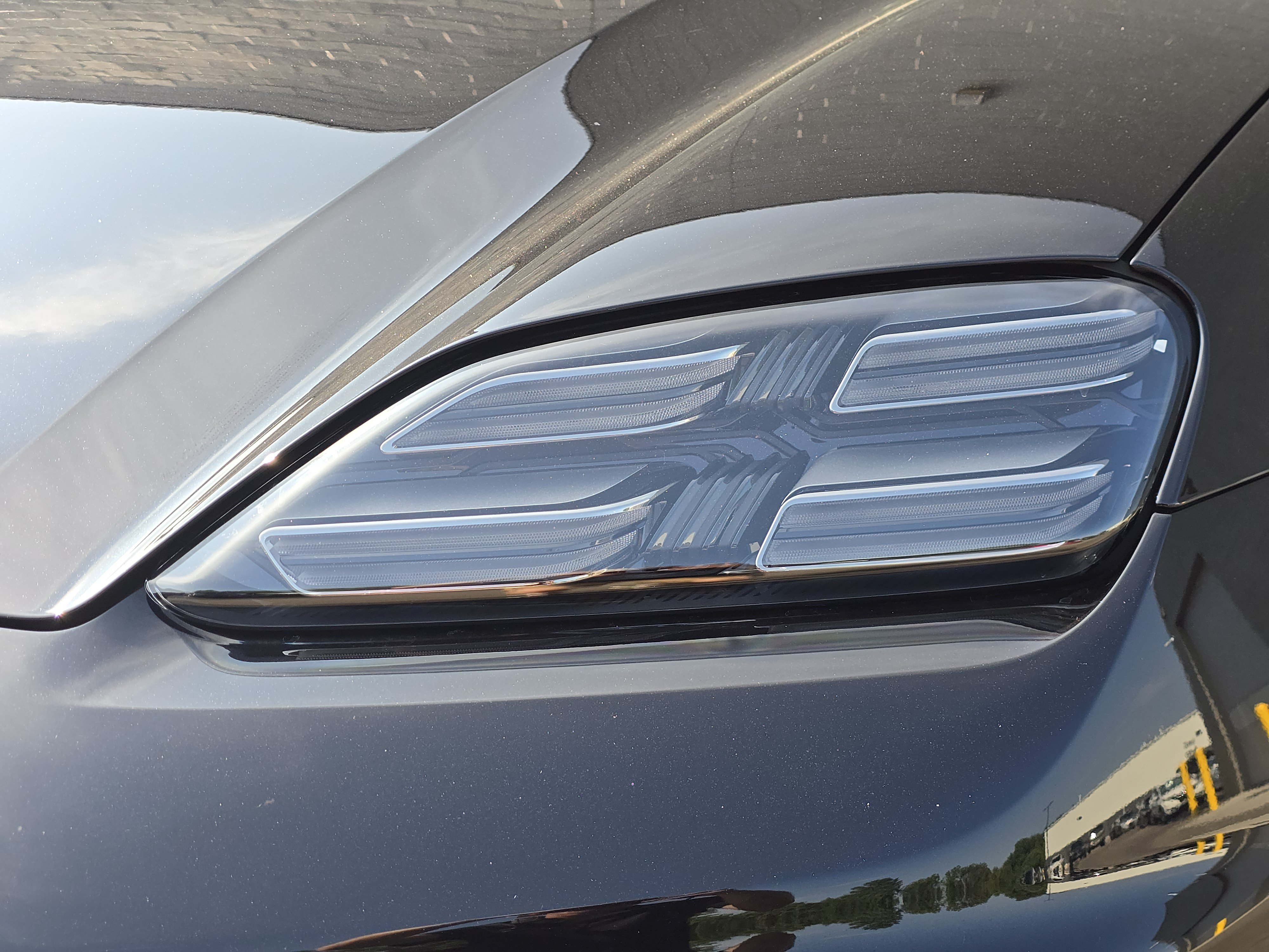 New 2026 Porsche Macan 4 Electric AWD/4WD image 18