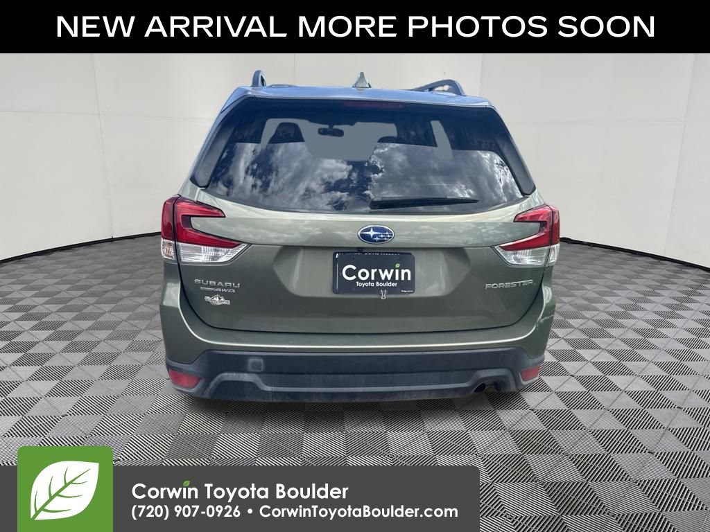 Used 2021 Subaru Forester Premium AWD/4WD image 6