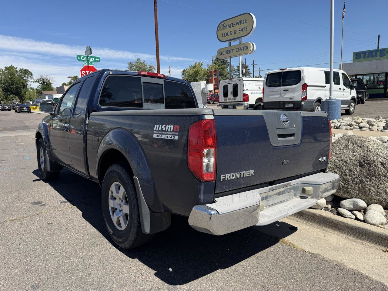Used 2006 Nissan Frontier NISMO AWD/4WD image 3