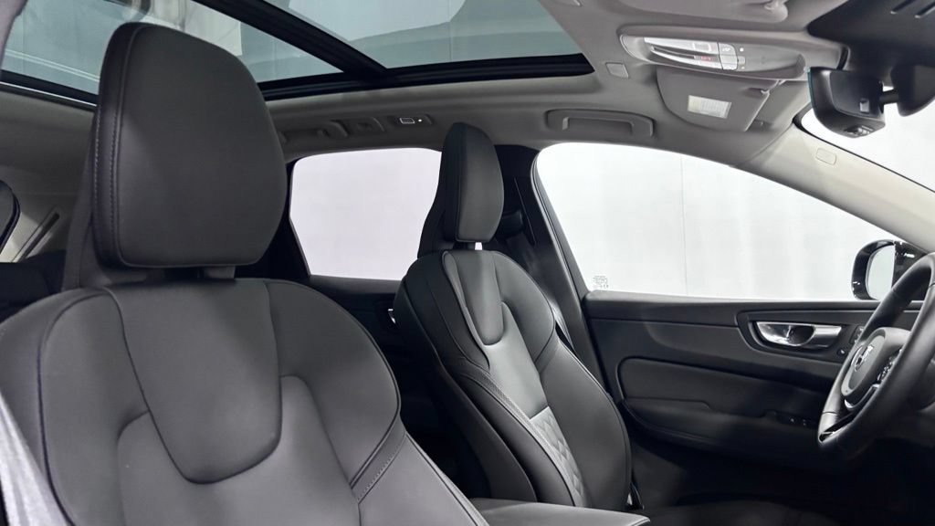 Certified 2026 Volvo XC60 B5 Plus AWD/4WD image 19