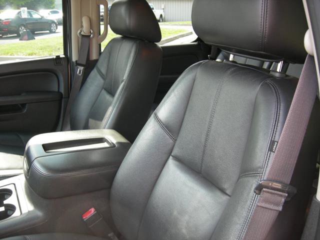 Used 2013 Chevrolet Tahoe LT AWD/4WD image 9