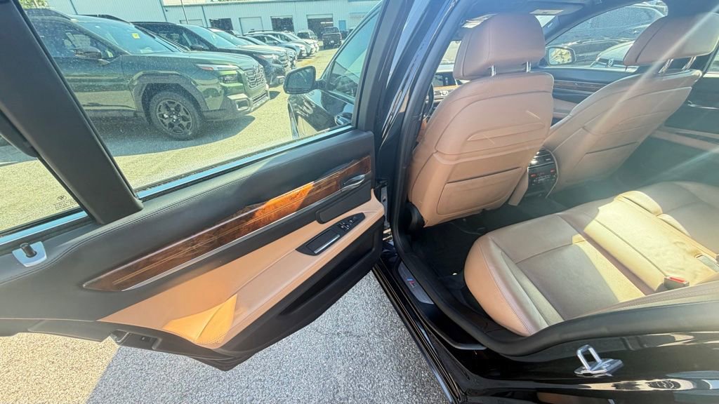 Used 2014 BMW 750i xDrive AWD/4WD image 14