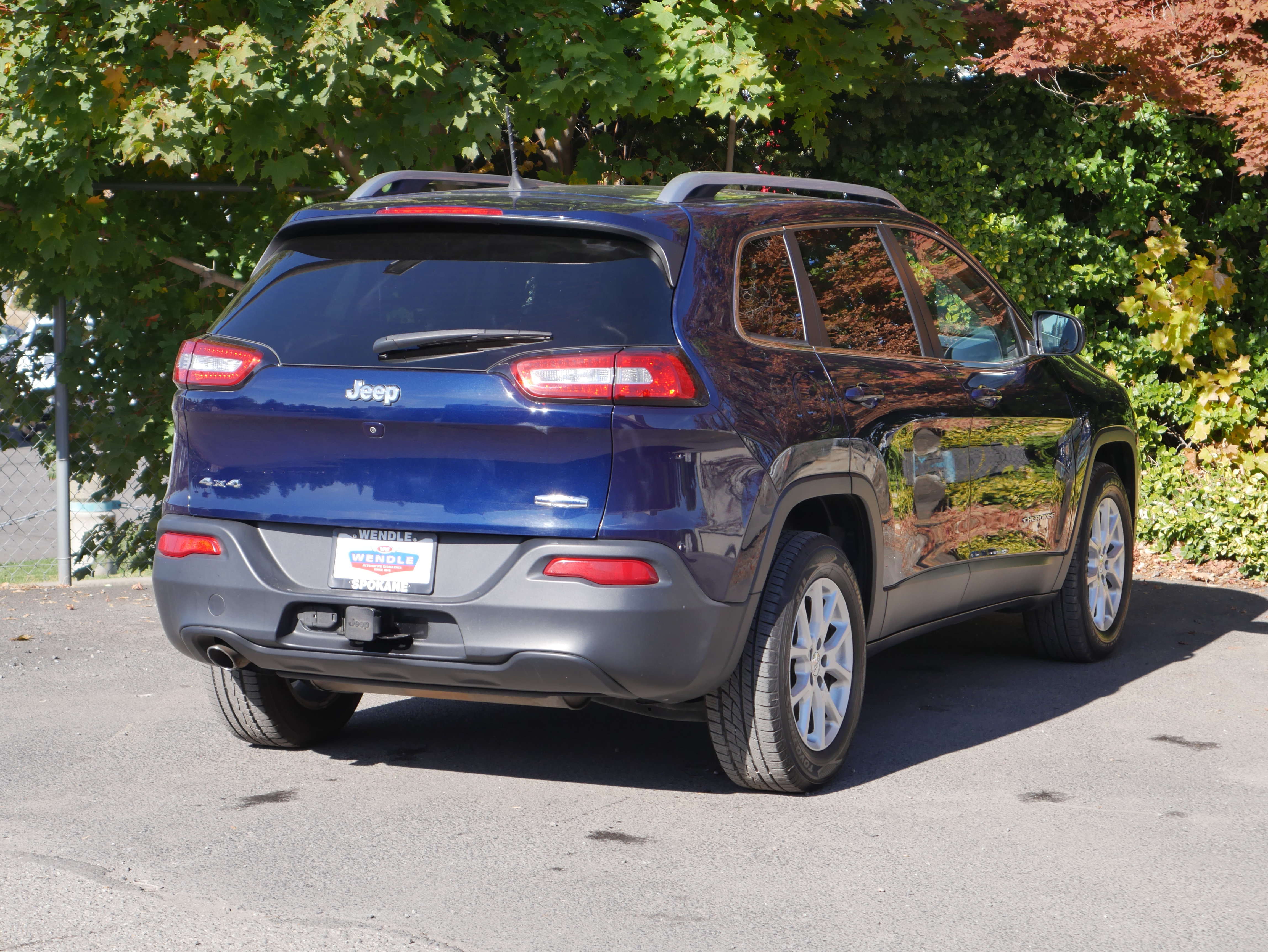 Used 2016 Jeep Cherokee Latitude w/ Comfort/Convenience Group AWD/4WD image 26