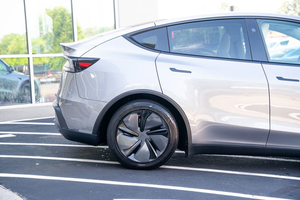 Used 2026 Tesla Model Y Long Range AWD/4WD image 11