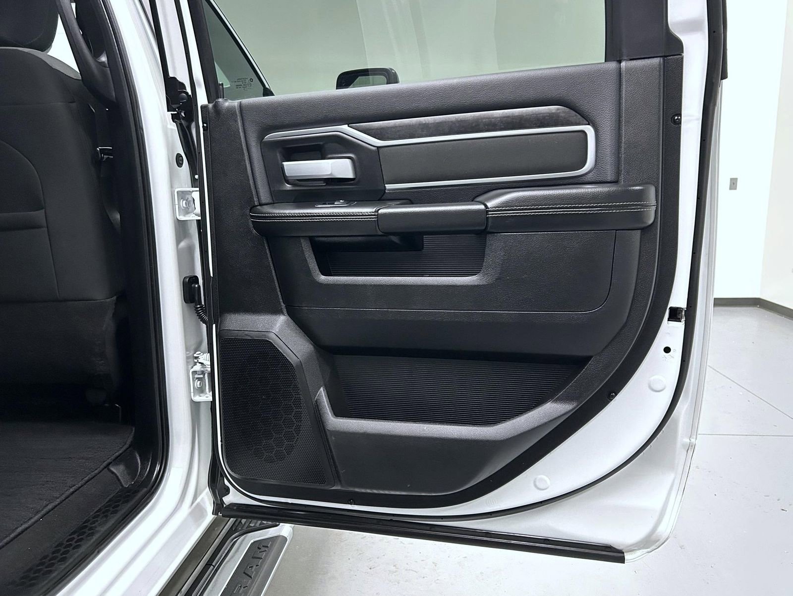 Used 2024 RAM 2500 Big Horn image 17